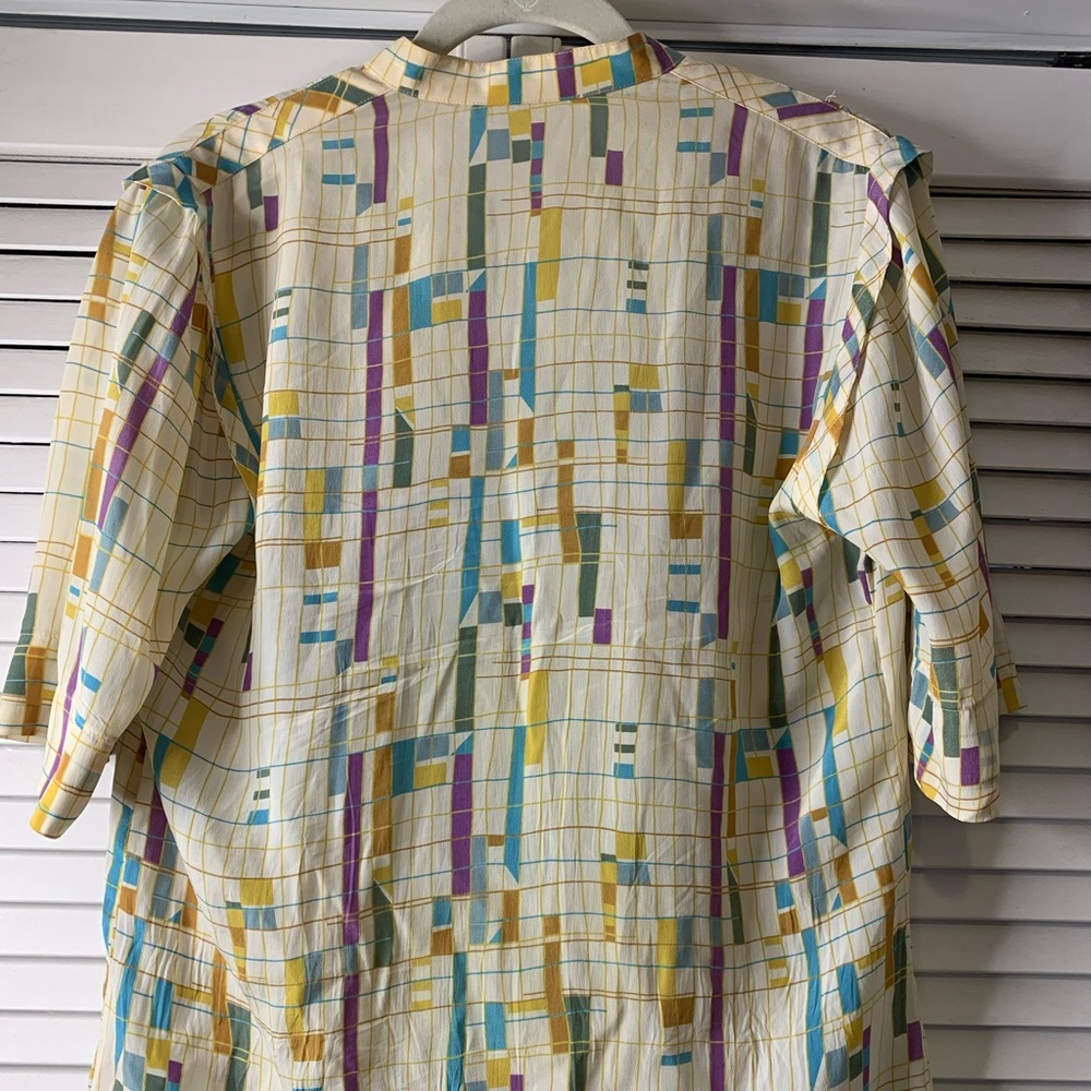 Vintage Silk Geometric Short Sleeve Button Down Shirt - Picture 3 of 5